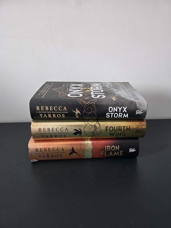 Rebecca Yarros The Empyrean series - Trilogy Books (hard Cover) - Picture 11 of 11